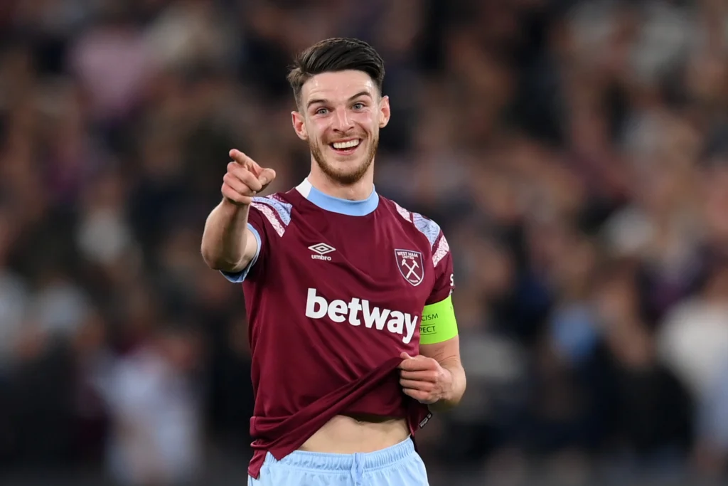 Arsenal Menaikkan Tawaran untuk Declan Rice, Bersaing dengan Bayern Munich dalam Perburuan Kapten West Ham