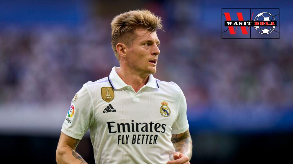 Toni Kroos : Rahasia Tradisi Bek Belakang Terlambat Real Madrid yang Membuat Lawan Gemetar